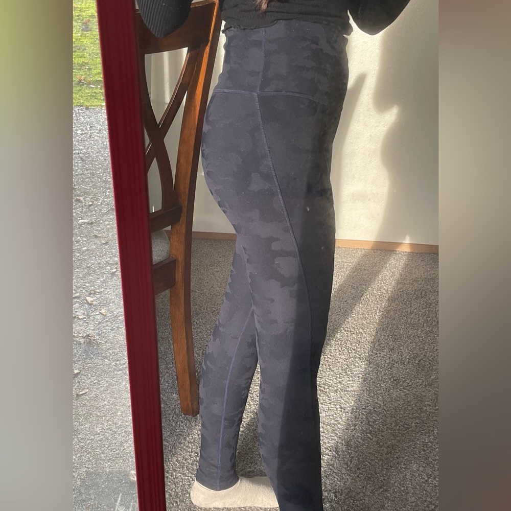 Size S Black camo leggings